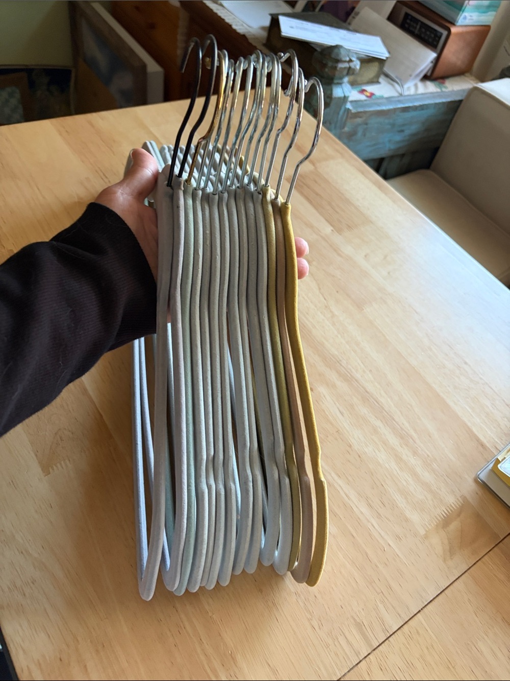Non-Brand Velvet Slim Suit Hangers - Gray and tan (14-Pack)